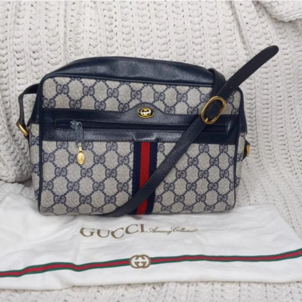 Authentic Vintage Gucci GG Monogram Supreme Sherry Web Ophidia Camera Crossbody - Picture 2 of 10